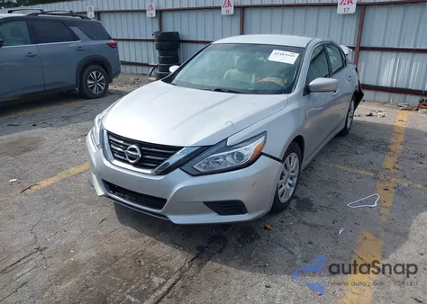 2017 Nissan Altima 2.5 S z USA, uszkodzony, nr VIN 1N4AL3AP0HN336678